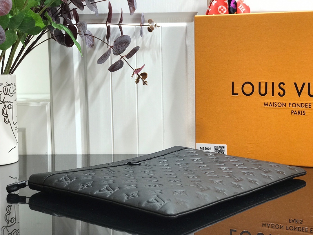 LV DISCOVERY POCHETTE M62903 