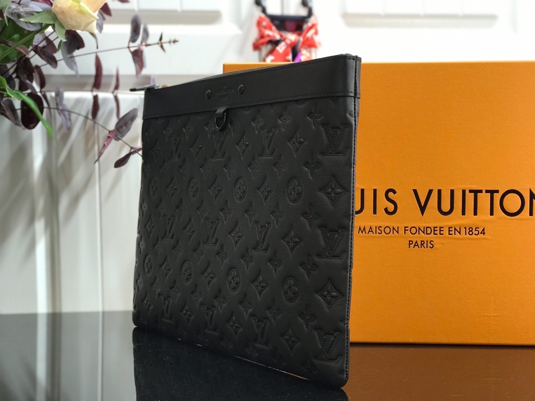 LV DISCOVERY POCHETTE M62903 