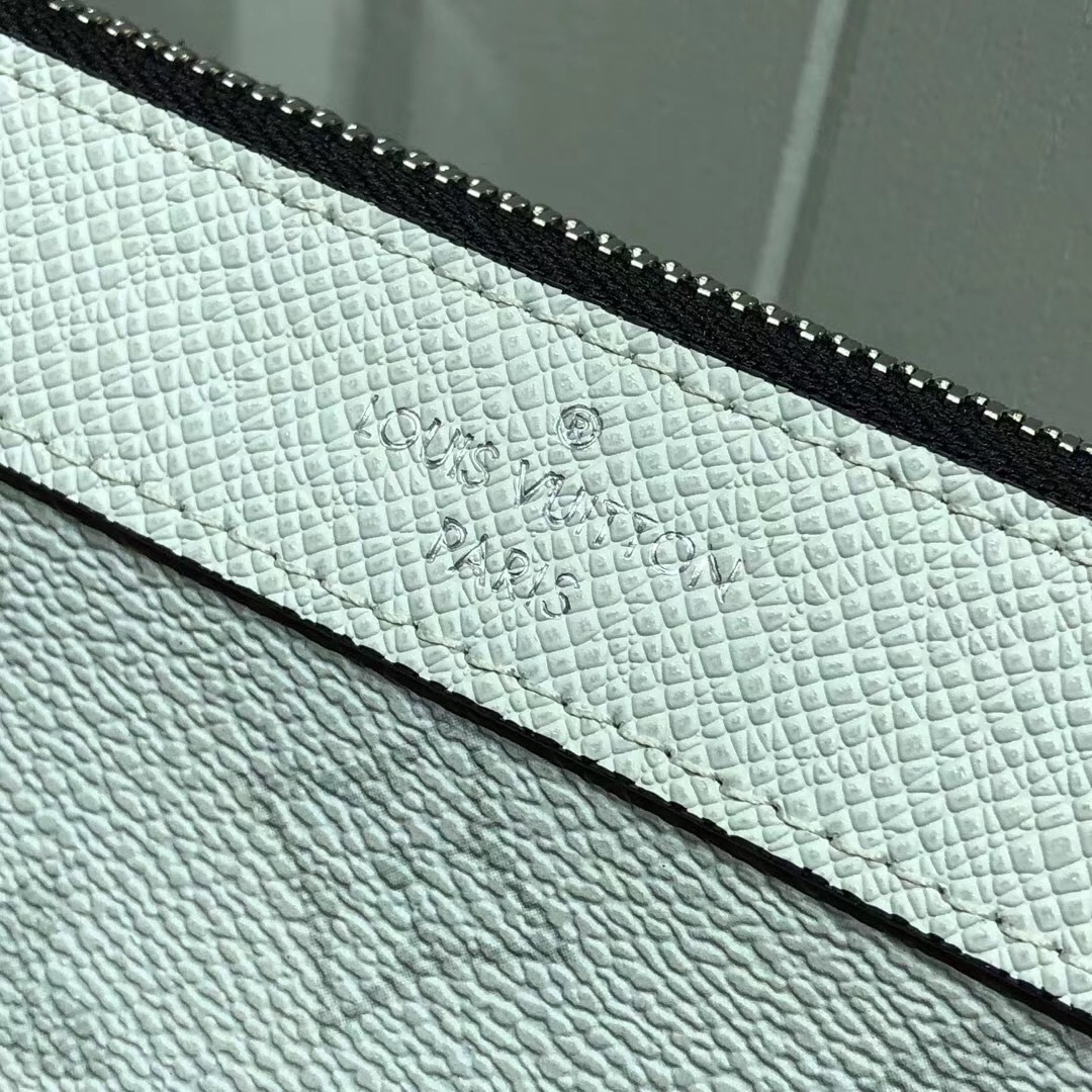 LV DISCOVERY POCHETTE PM M44323 