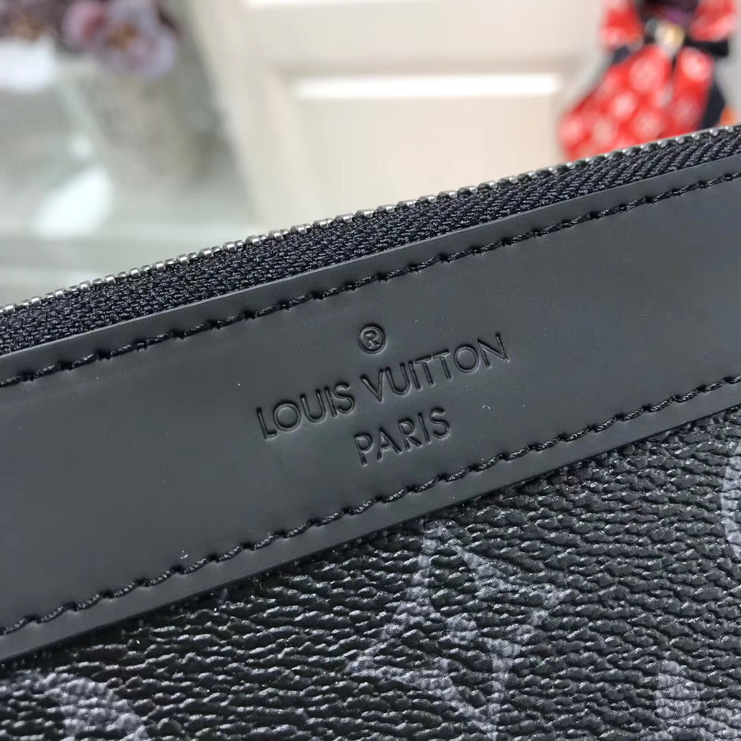 LV DISCOVERY POCHETTE PM M44323