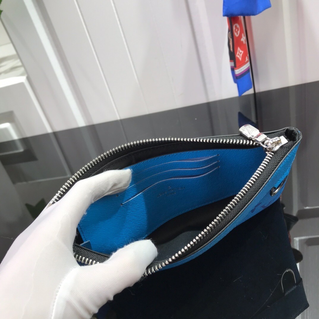 LV DISCOVERY POCHETTE PM M44323LC 