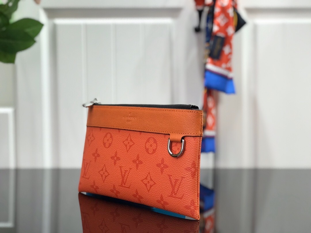 LV DISCOVERY POCHETTE PM M44323LC 