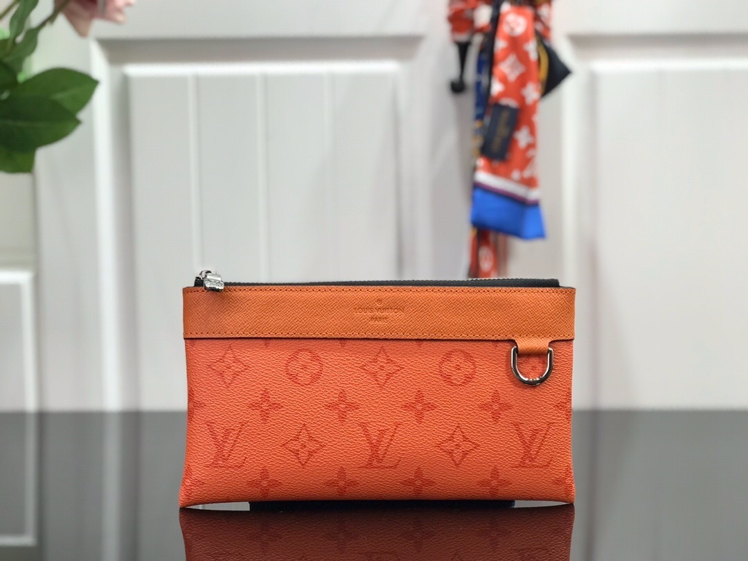 LV DISCOVERY POCHETTE PM M44323LC 