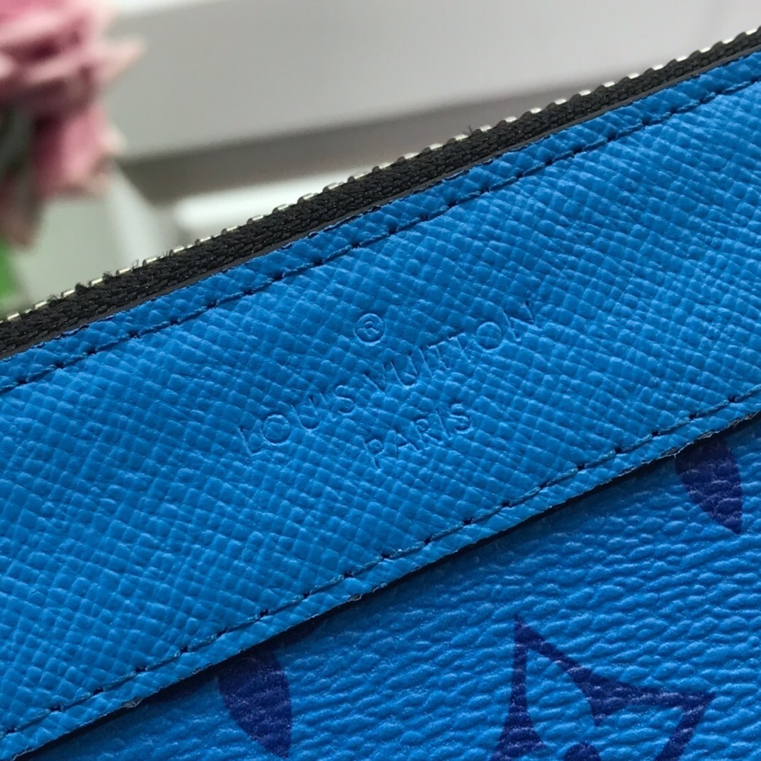 LV DISCOVERY POCHETTE PM M44323LC 