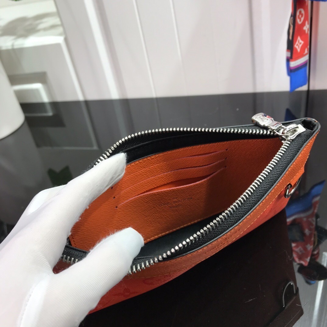 LV DISCOVERY POCHETTE PM M44323LC 