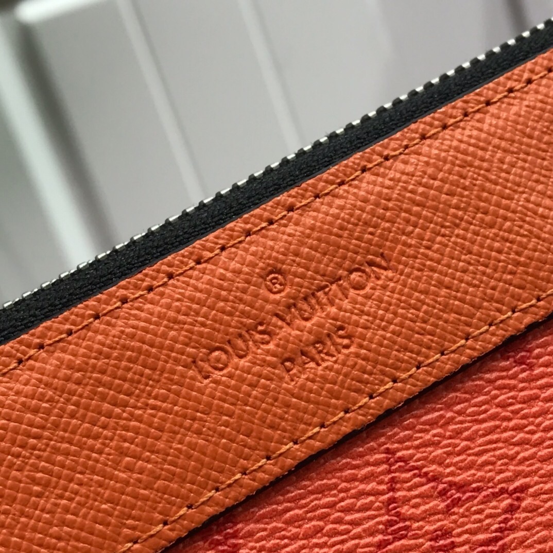 LV DISCOVERY POCHETTE PM M44323LC