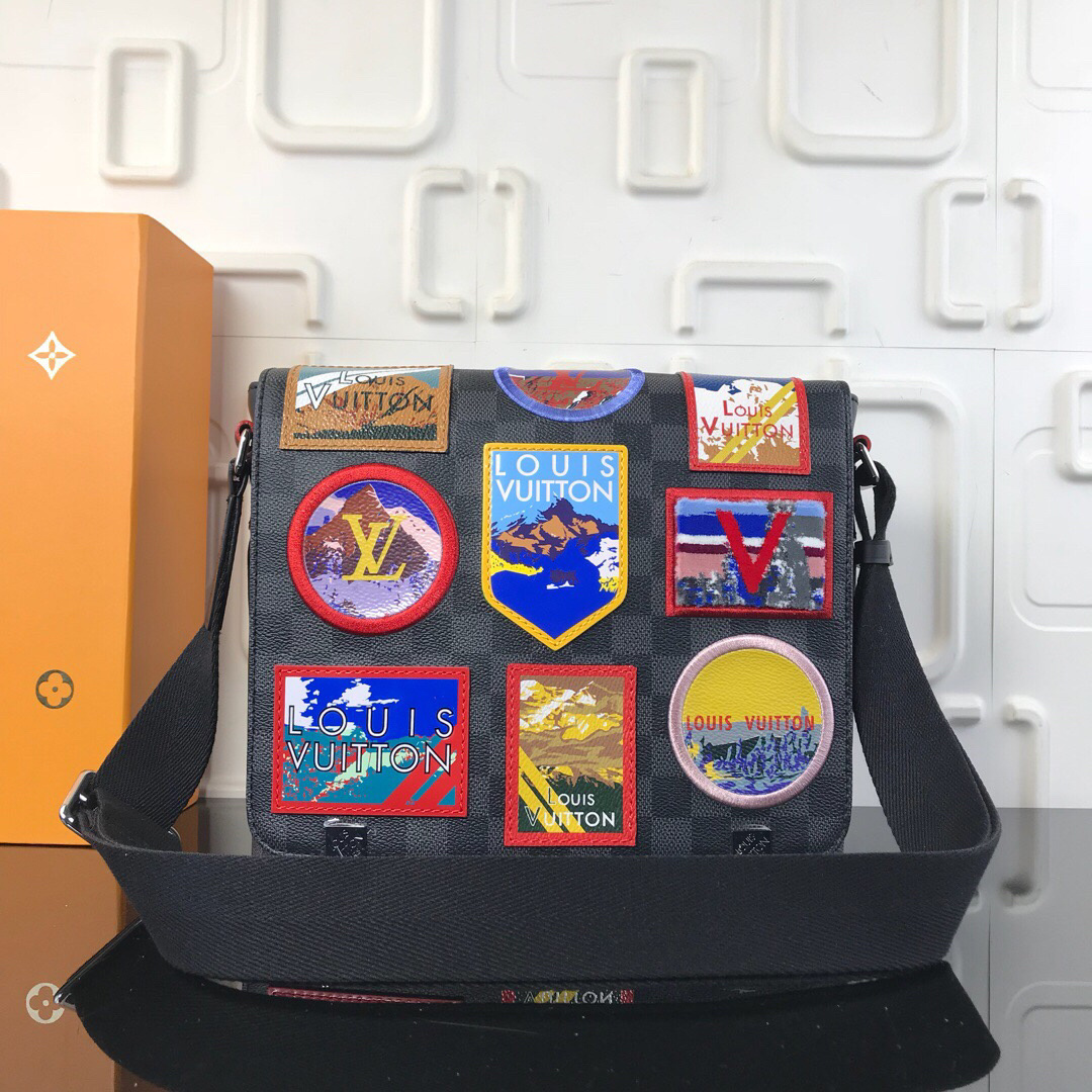 LV DISTRICT BAG N40040