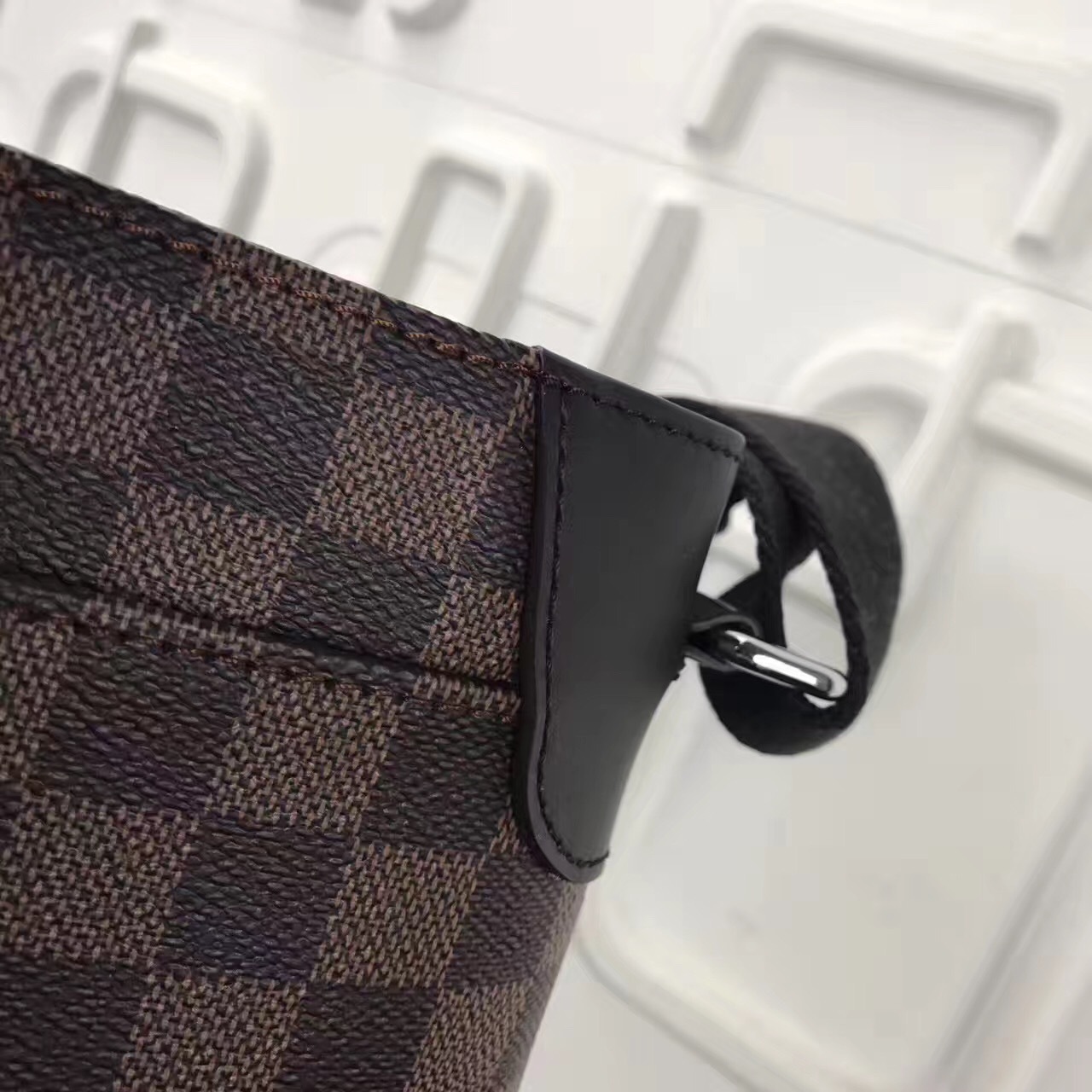 LV District Bag N41031