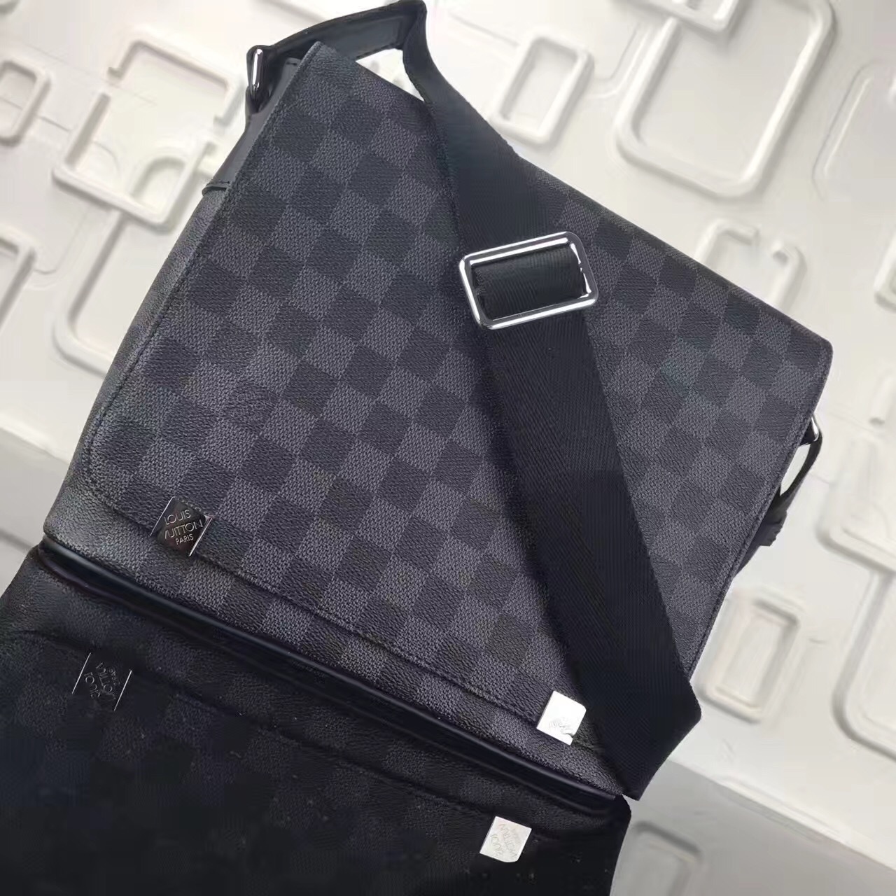 LV District Bag N41031
