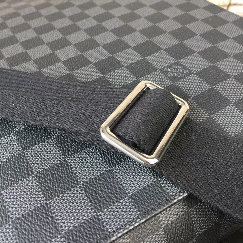 LV DISTRICT bag N41032