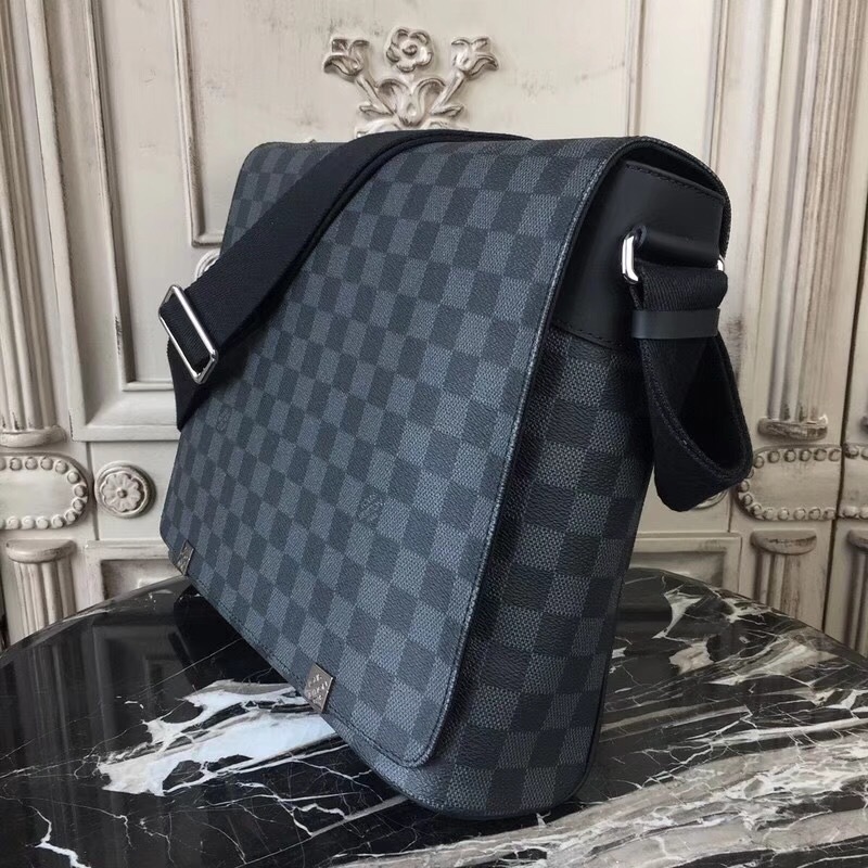 LV DISTRICT bag N41032