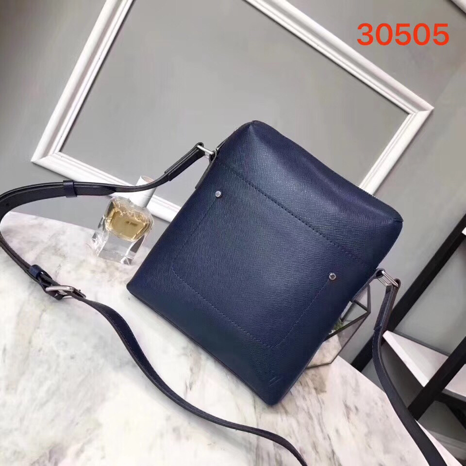 LV DISTRICT POCHETTE M30505