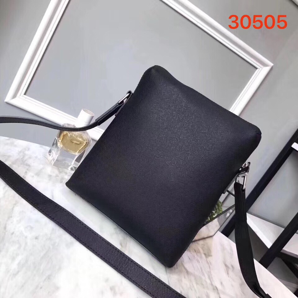 LV DISTRICT POCHETTE M30505