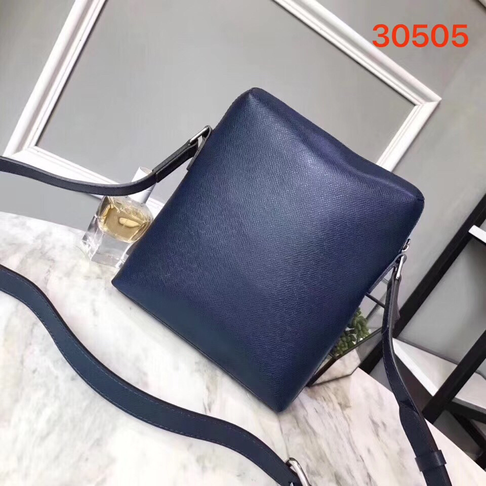 LV DISTRICT POCHETTE M30505