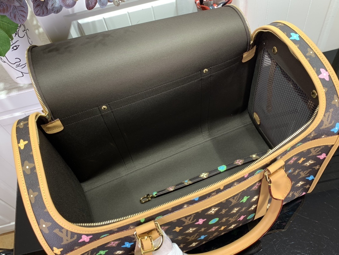 LV Dog bag M47066