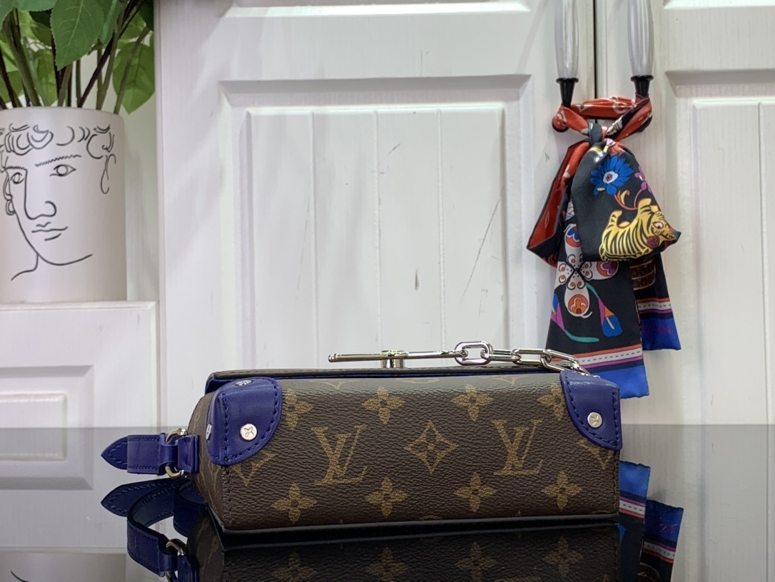 LV DOPP KIT m12639