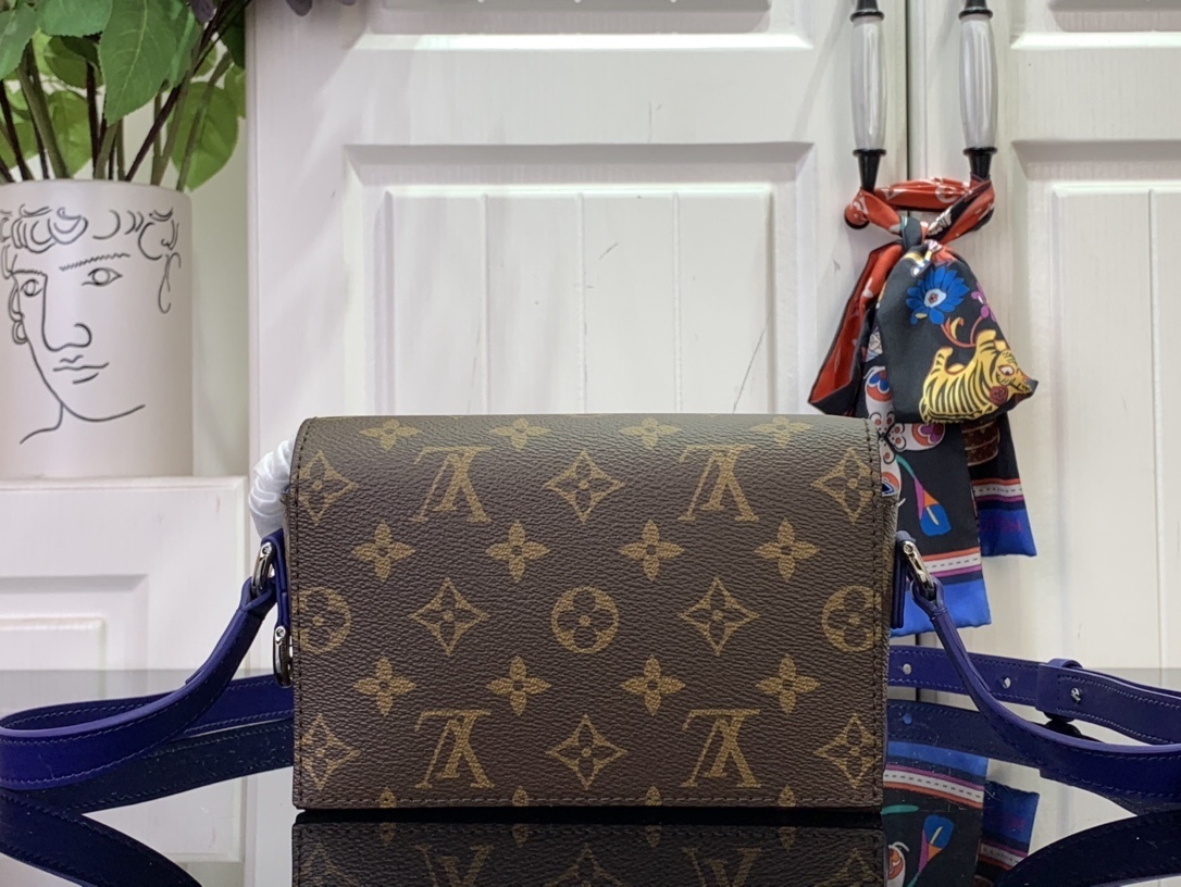 LV DOPP KIT m12639