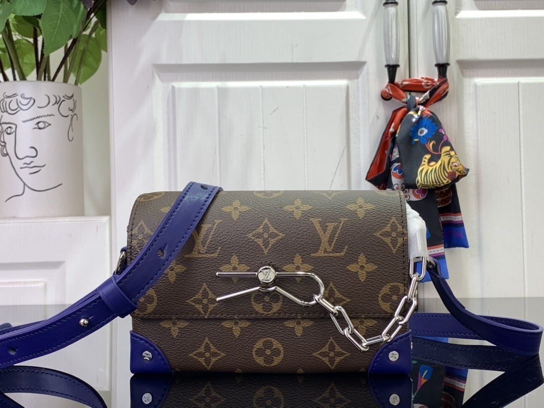 LV DOPP KIT m12639