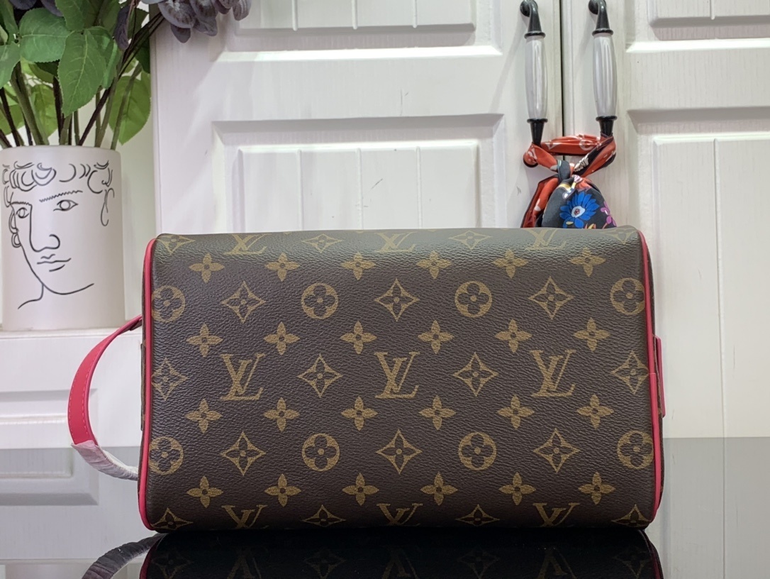 LV DOPP KIT m12639