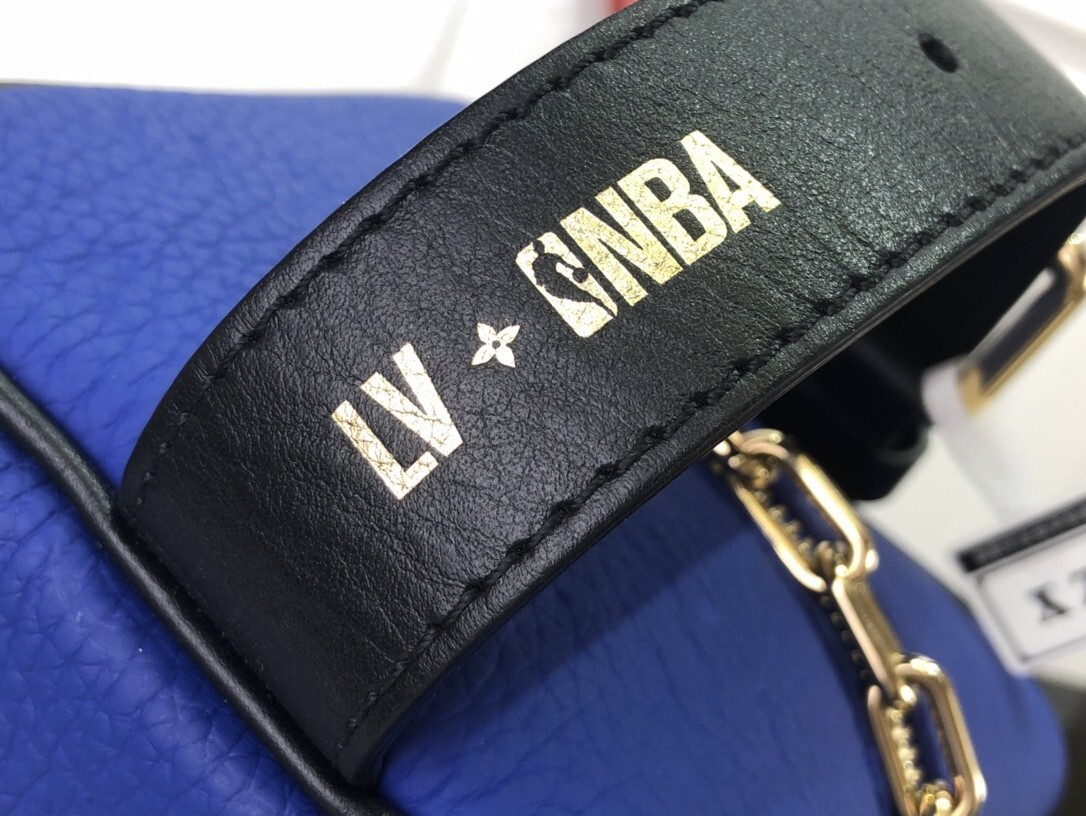 LV DOPP KIT M21106