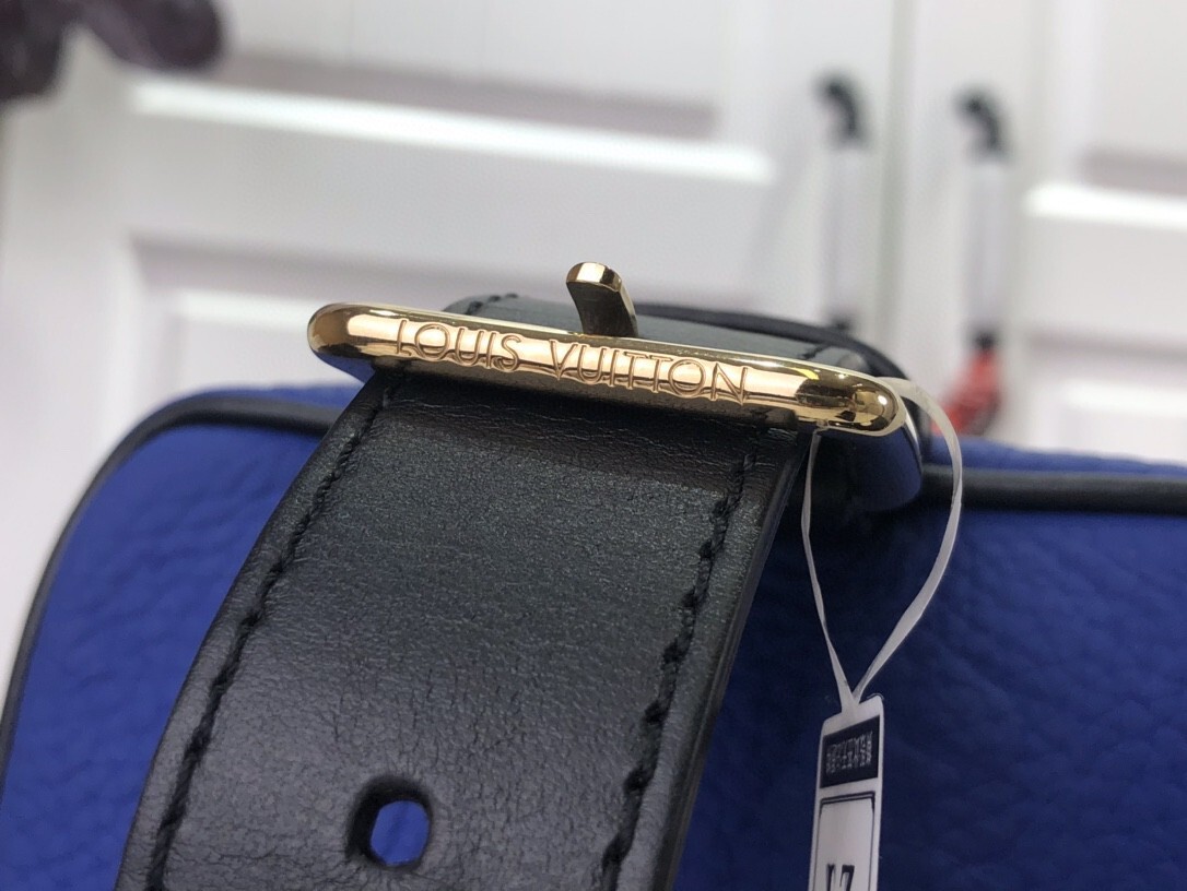 LV DOPP KIT M21106