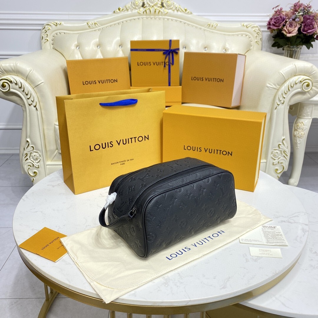 LV DOPP KIT M59478