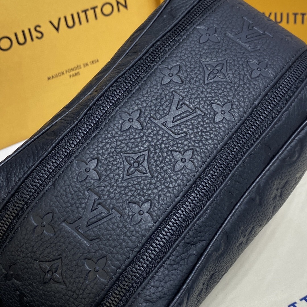LV DOPP KIT M59478