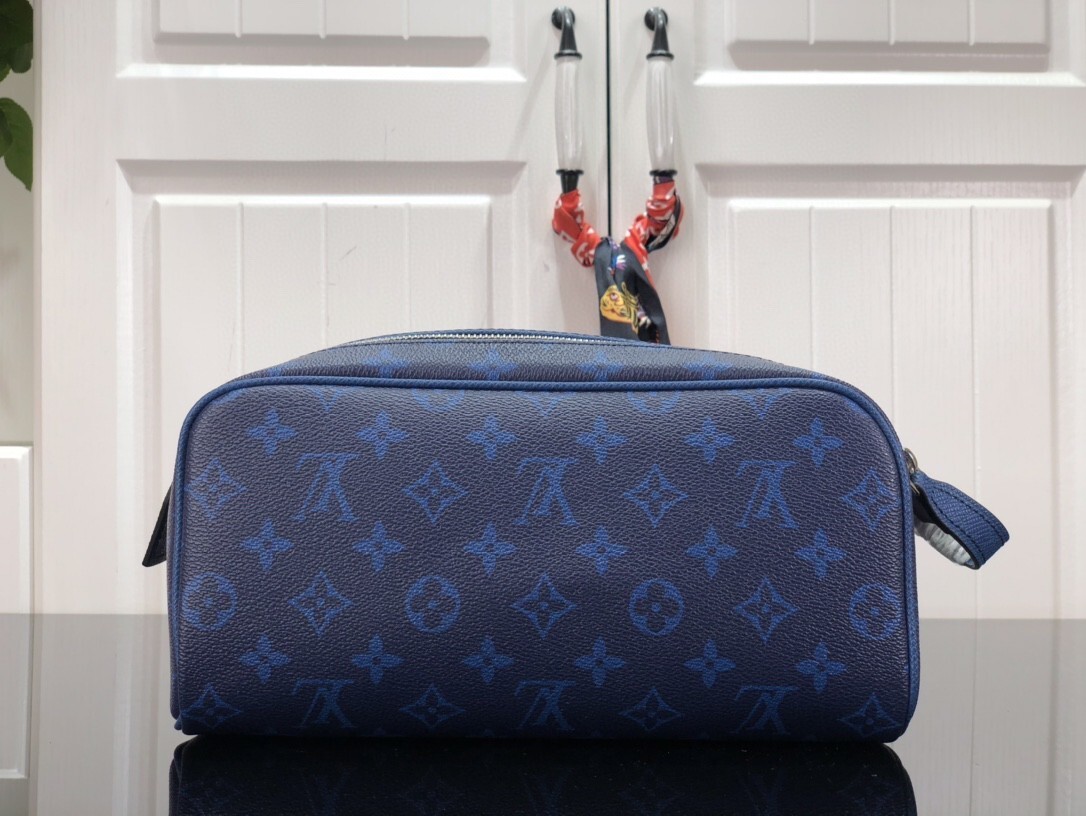 LV DOPP KIT TOILET POUCH M30849 
