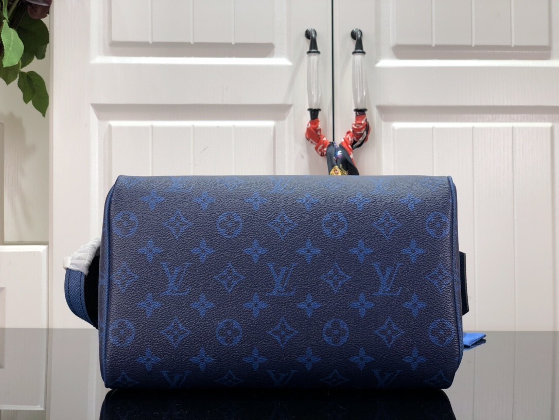 LV DOPP KIT TOILET POUCH M30849 