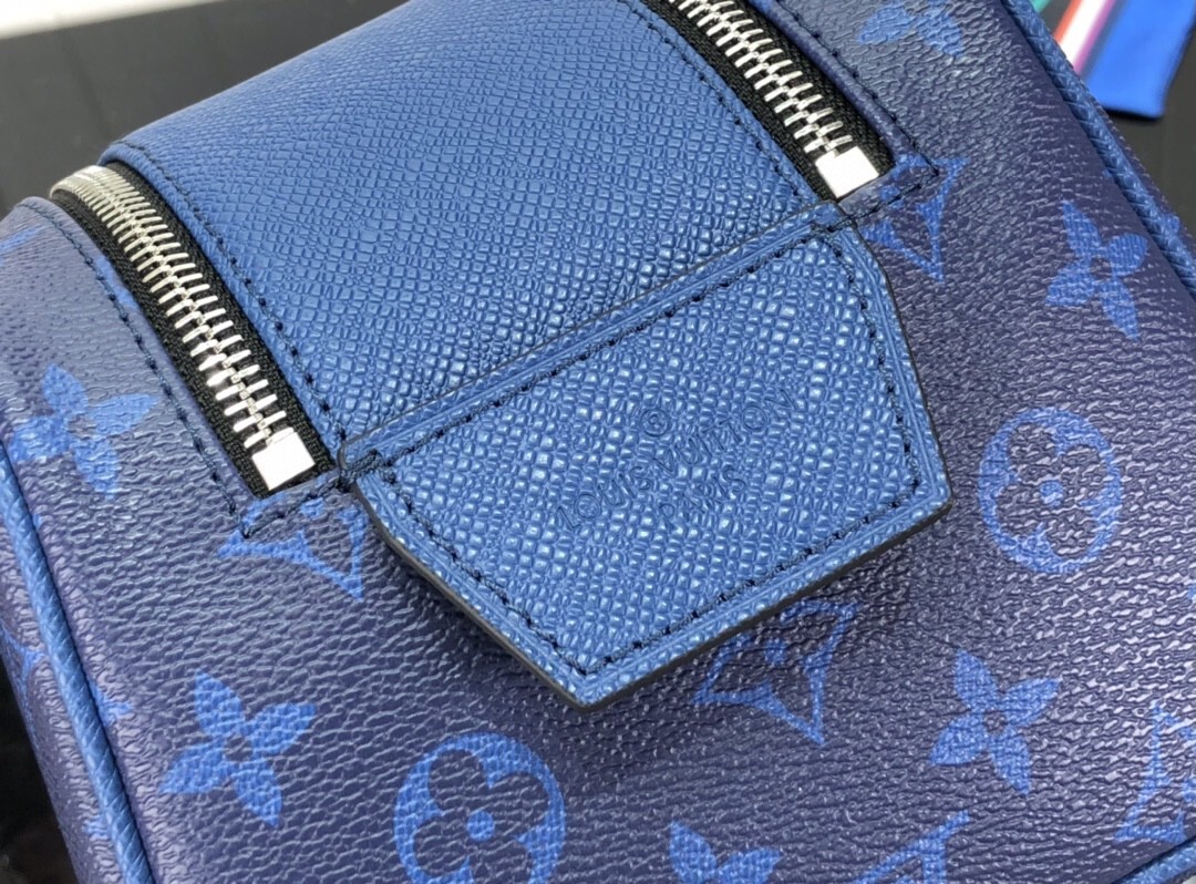 LV DOPP KIT TOILET POUCH M30849 