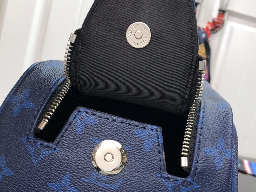 LV DOPP KIT TOILET POUCH M30849 