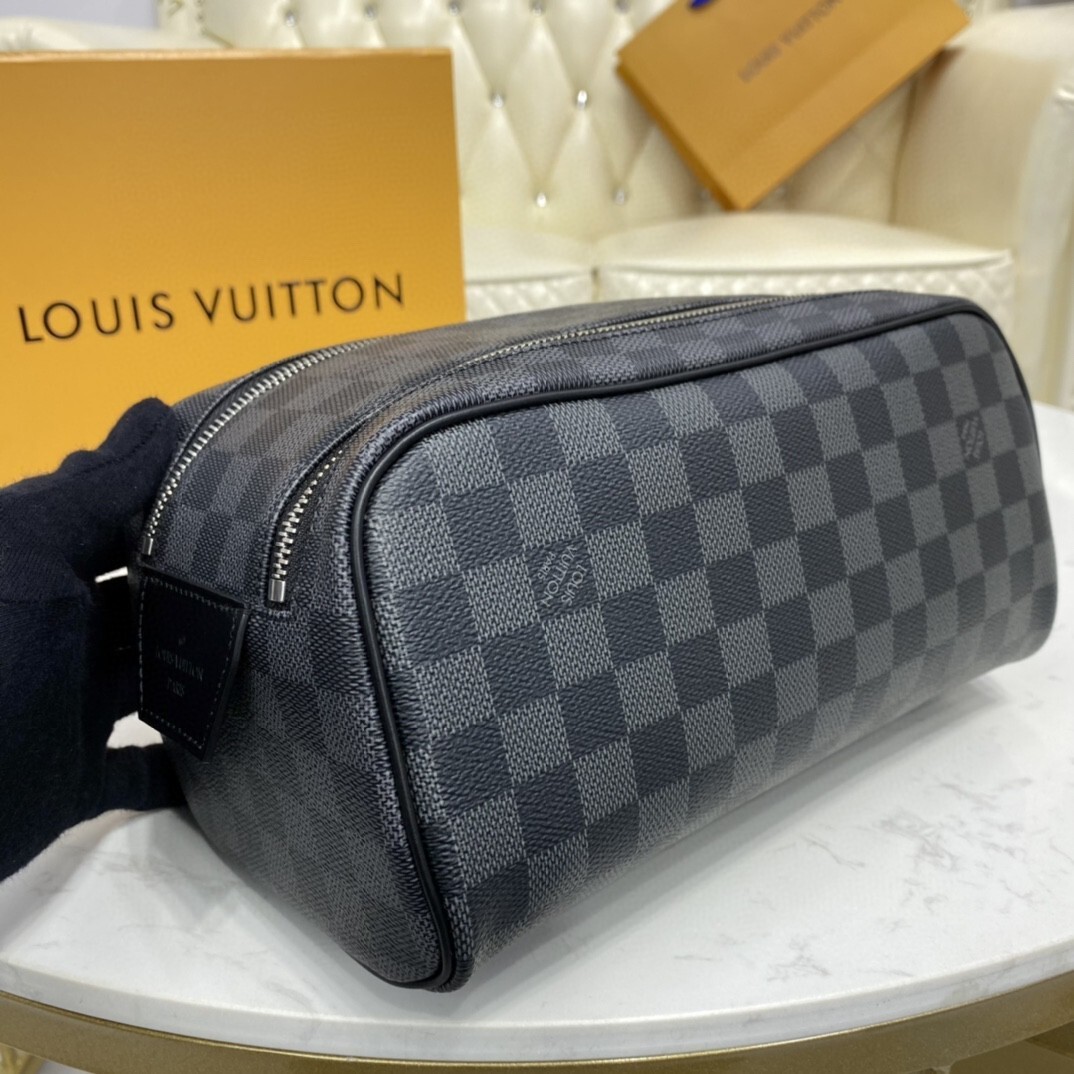 LV DOPP KIT TOILET POUCH M44494 