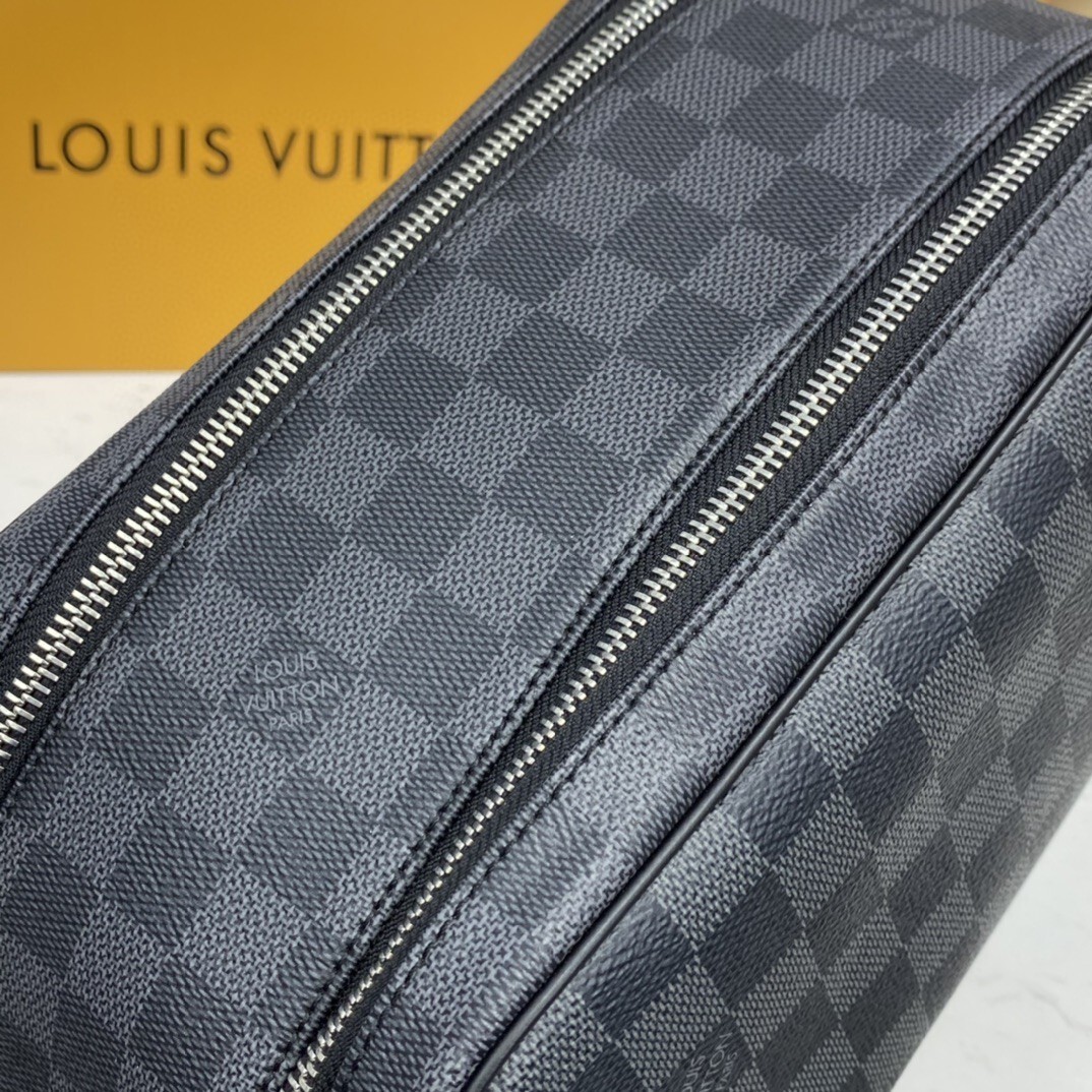 LV DOPP KIT TOILET POUCH M44494 