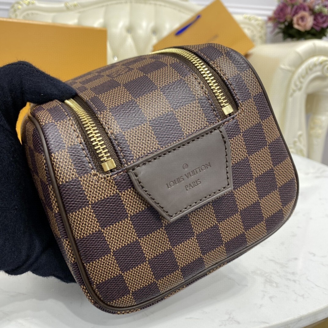 LV DOPP KIT TOILET POUCH M44494 