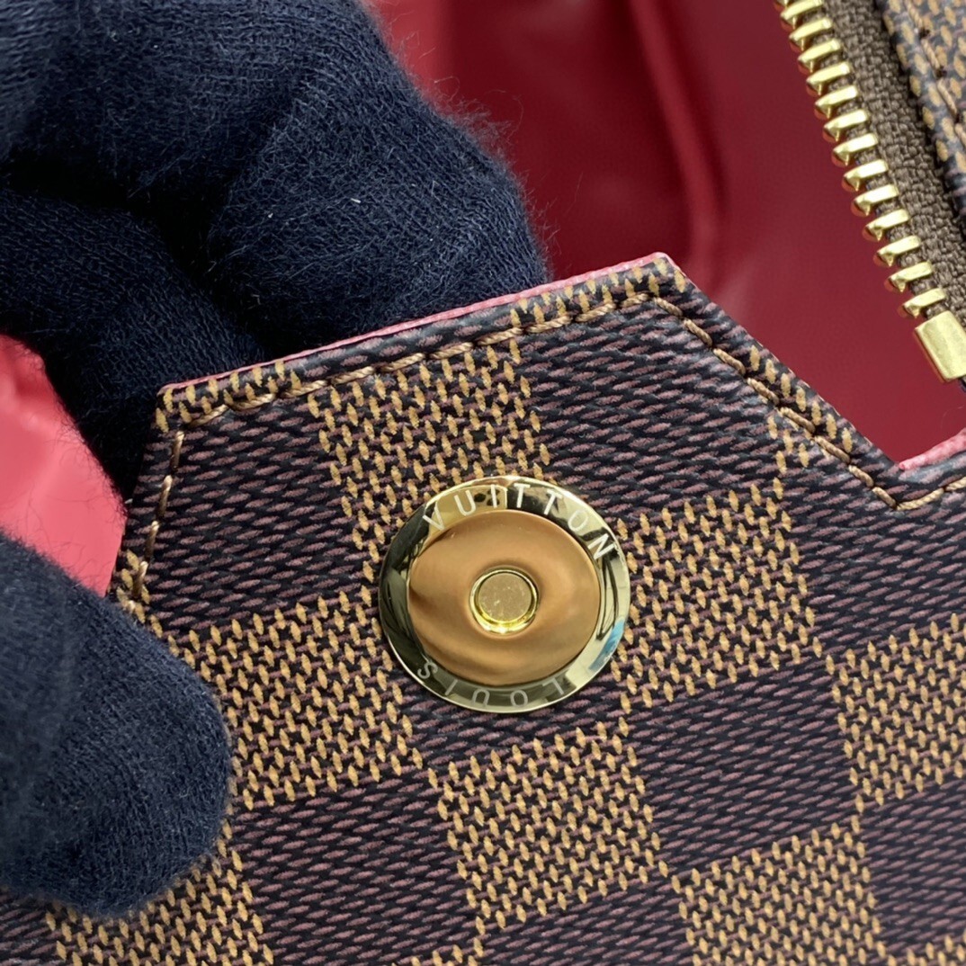 LV DOPP KIT TOILET POUCH M44494 