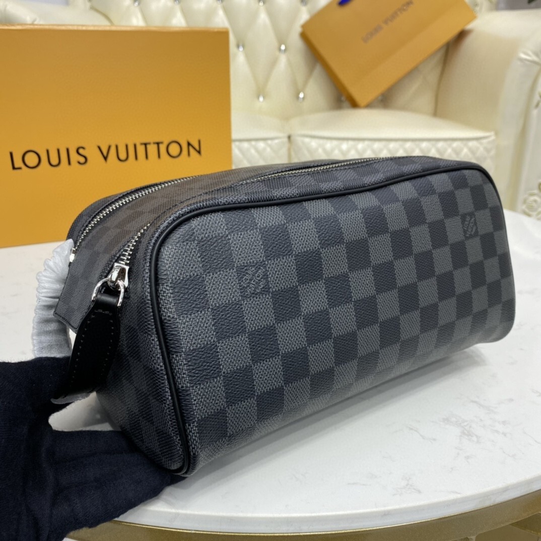 LV DOPP KIT TOILET POUCH M44494 