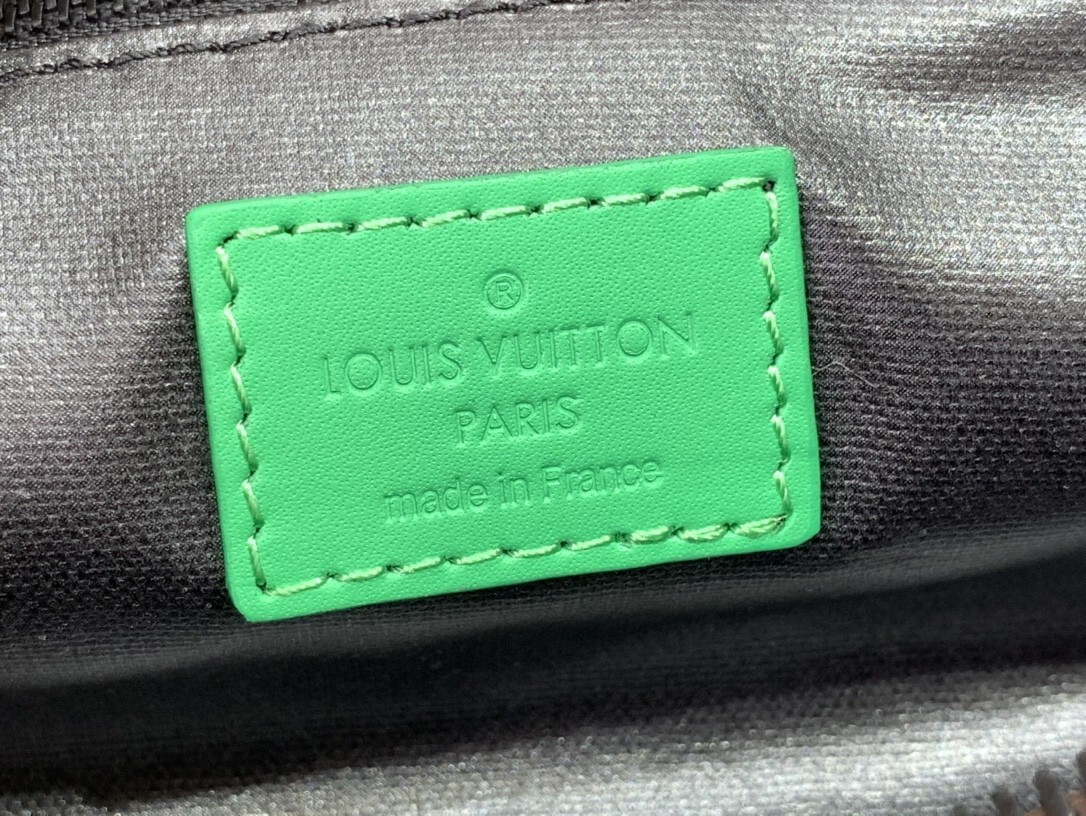 LV DOPP KIT TOILET POUCH M46253 