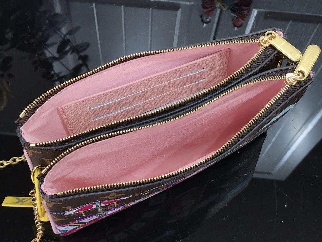 LV DOUBLE ZIP POCHETTE M69744