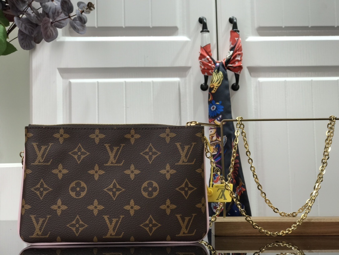 LV DOUBLE ZIP POCHETTE M69744