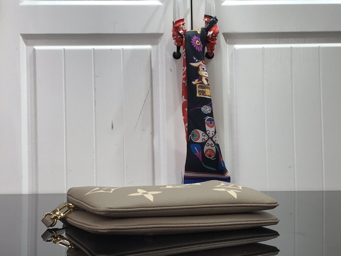 LV DOUBLE ZIP POCHETTE M80084