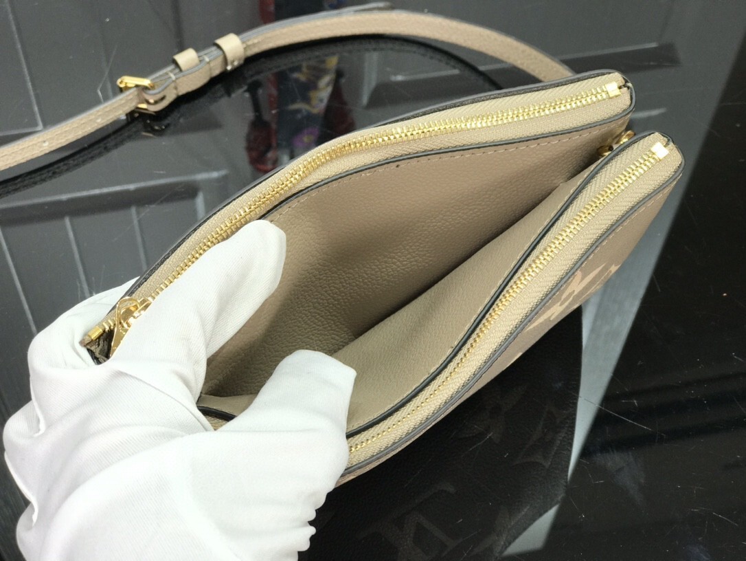 LV DOUBLE ZIP POCHETTE M80084