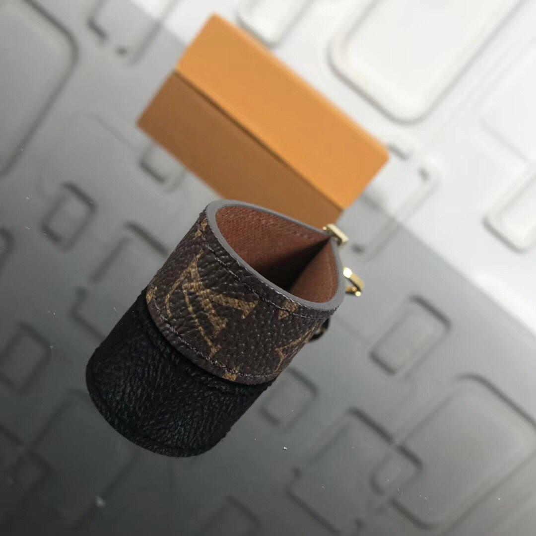 LV DRAGONNE Key Chain M62251