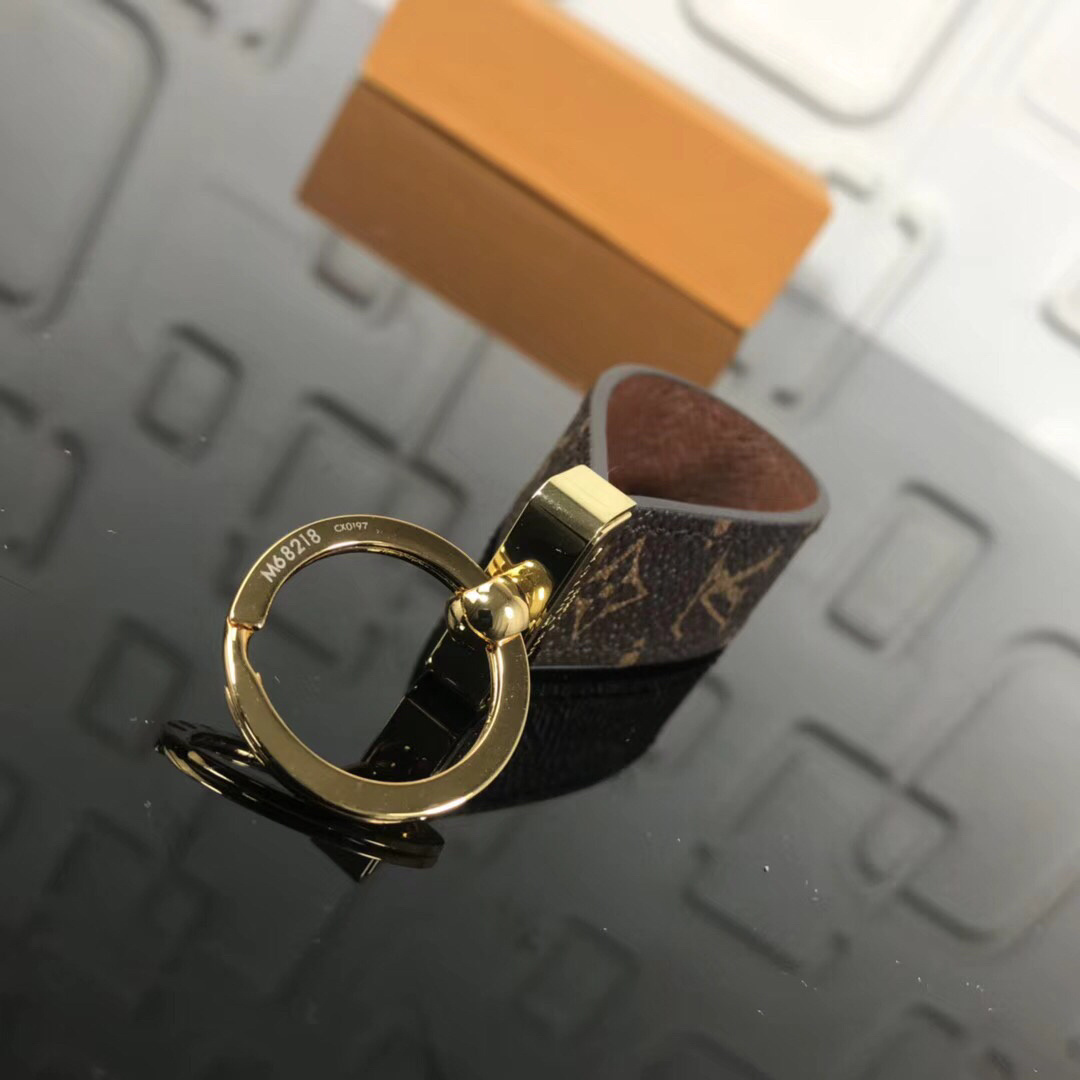 LV DRAGONNE Key Chain M62251