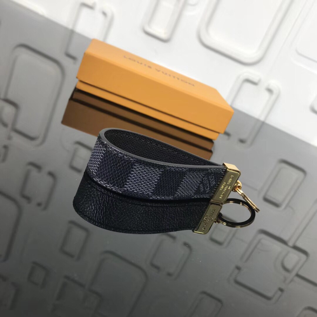 LV DRAGONNE Key Chain M62251