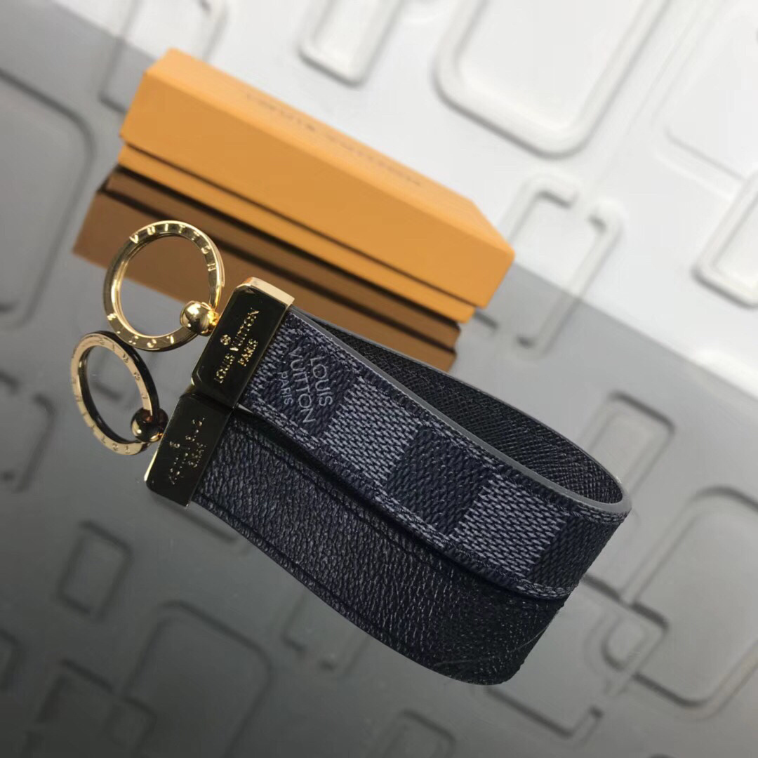 LV DRAGONNE Key Chain M62251