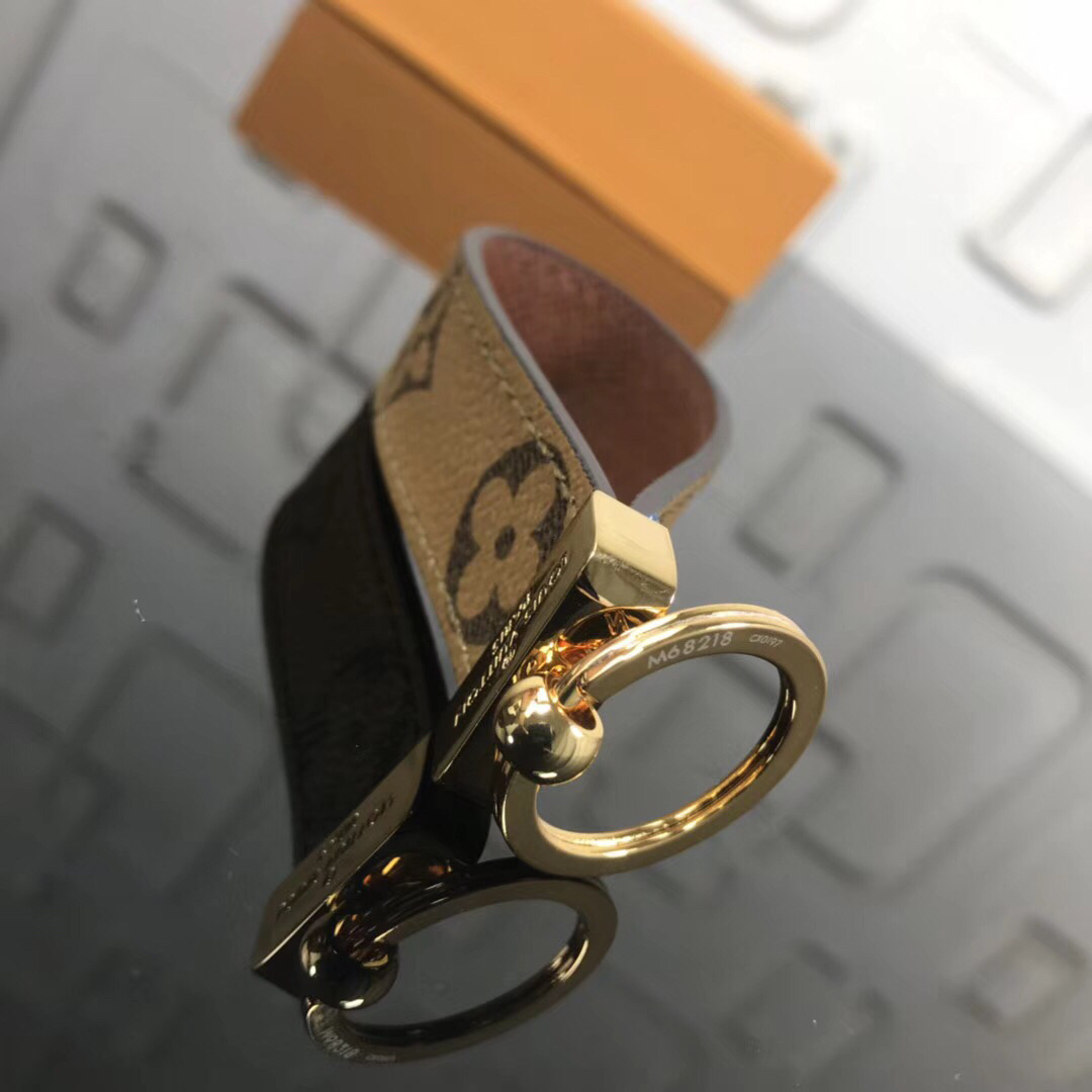 LV DRAGONNE Key Chain M62251