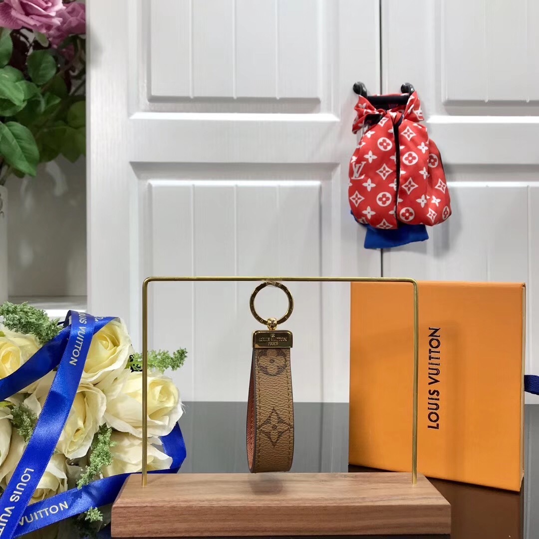 LV DRAGONNE KEY HOLDER M62251 