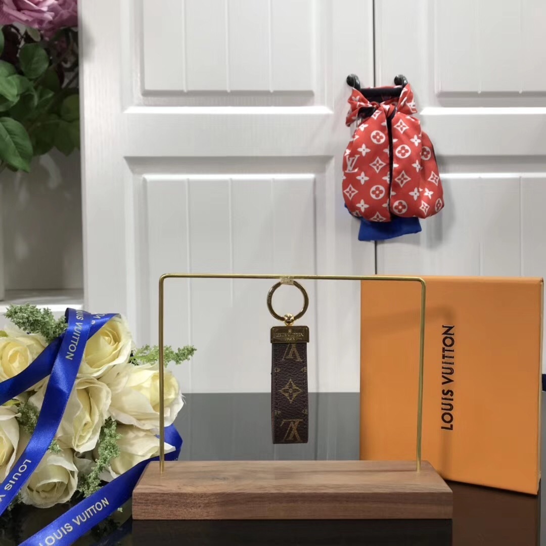 LV DRAGONNE KEY HOLDER M62251 