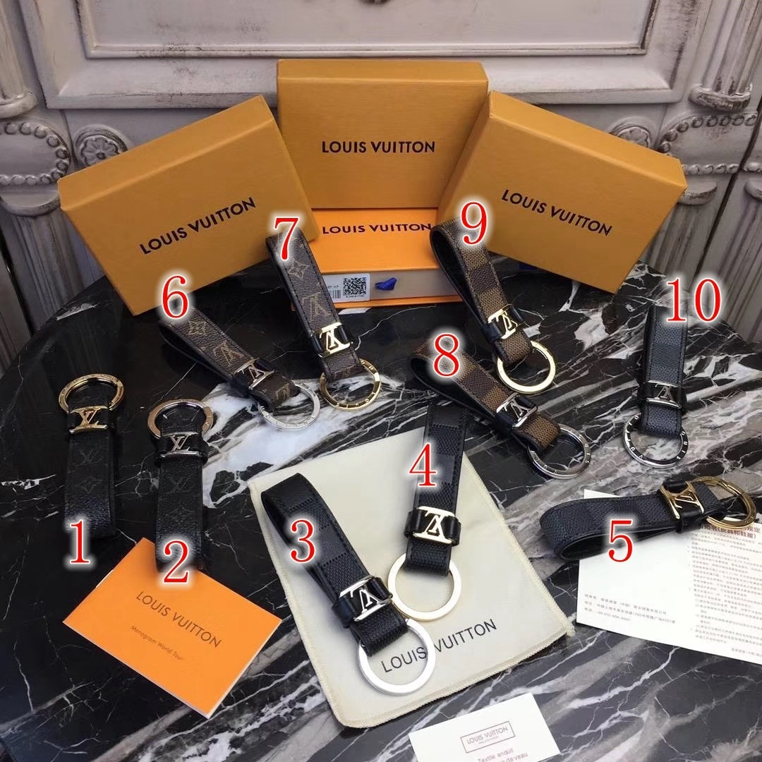 LV DRAGONNE KEY HOLDER M62709 