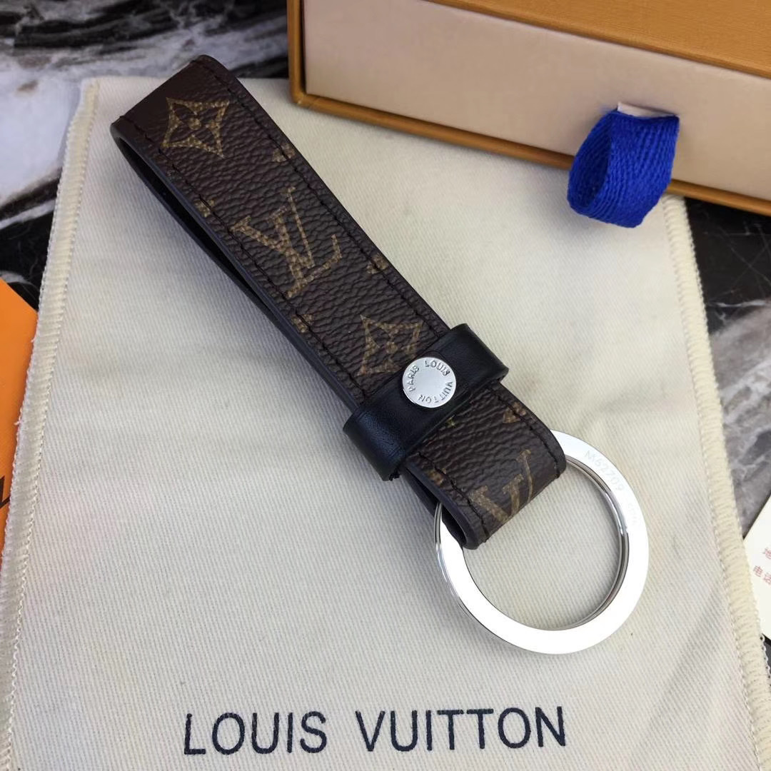 LV DRAGONNE KEY HOLDER M62709 